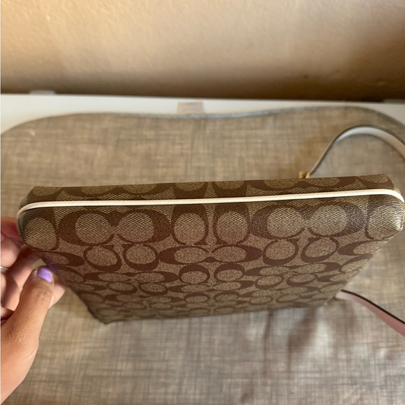 Coach crossbody authentic - Picture 7 of 9